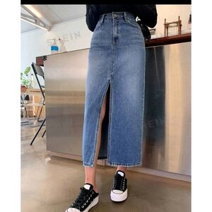 High waist denim skirt ( New)